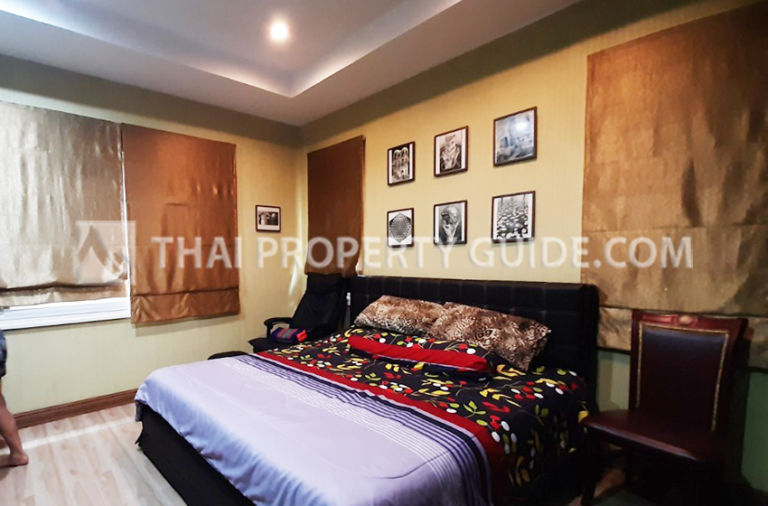 House with Private Pool in Sukhumvit 